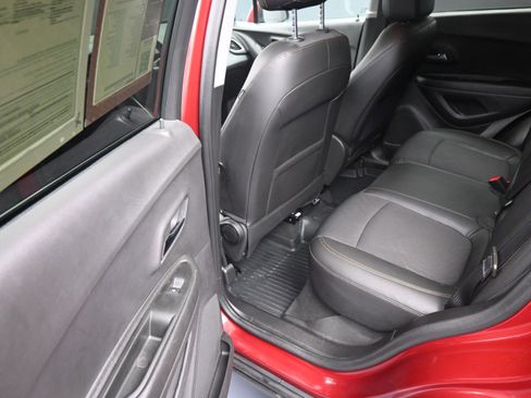 Used 2020 Chevrolet Trax LT w/ Driver Confidence Package image 17