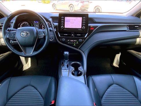 Used 2024 Toyota Camry SE w/ Convenience Package image 15