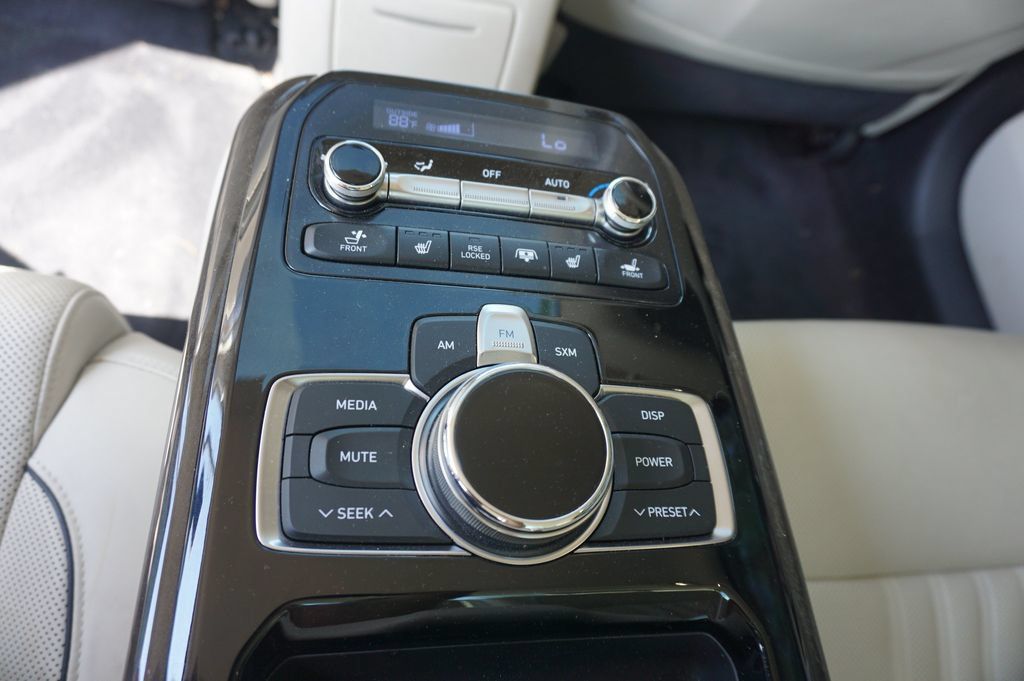 Used 2019 Genesis G90 3.3T Premium AWD/4WD image 14