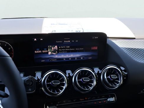 New 2026 Mercedes-Benz GLA 250 4MATIC image 20