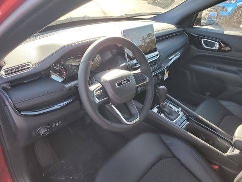 New 2026 Jeep Compass Latitude image 13