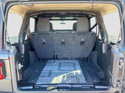 Used 2018 Jeep Wrangler Unlimited Sahara w/ Safety Group image 23