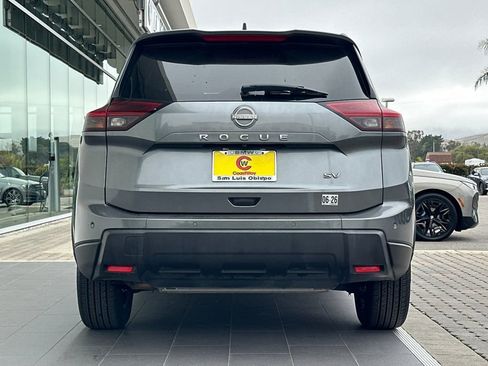Used 2024 Nissan Rogue SV FWD image 4