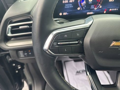 Used 2025 Chevrolet Traverse LT image 31