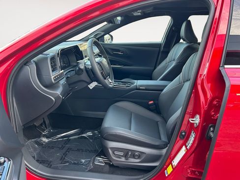 New 2025 Toyota Crown Signia Limited w/ Advanced Technology Package image 15