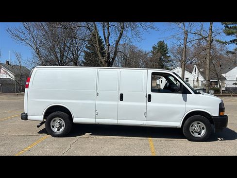 Used 2022 Chevrolet Express 2500 Extended image 7