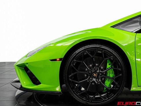 Used 2023 Lamborghini Huracan EVO RWD image 13