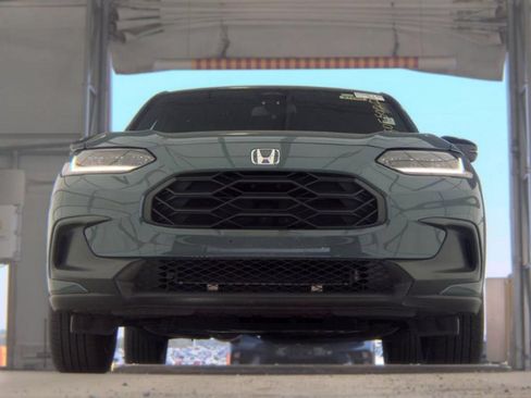 Used 2024 Honda HR-V Sport image 3