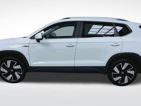 Used 2023 Volkswagen Taos SEL image 5