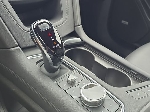 Certified 2025 Cadillac XT6 Premium Luxury image 32