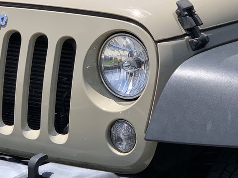 Used 2018 Jeep Wrangler Unlimited Sport S AWD/4WD image 6