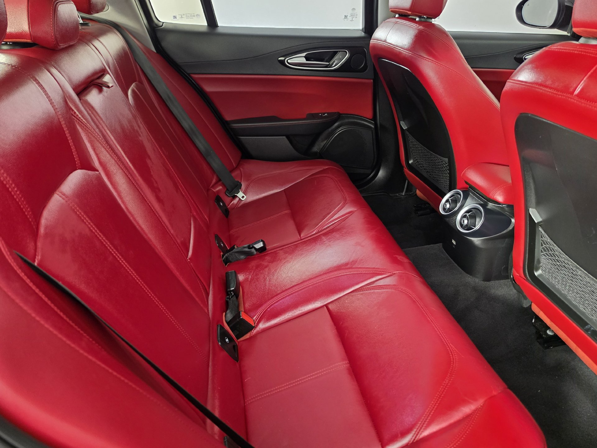 Used 2017 Alfa Romeo Giulia RWD image 30