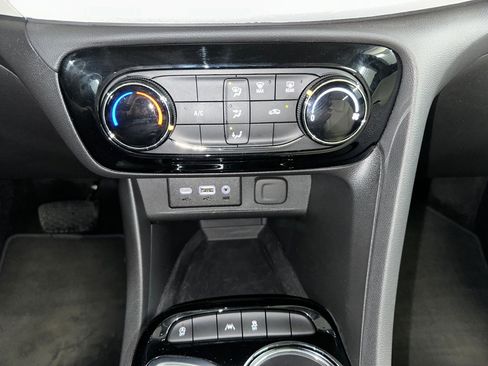 Certified 2023 Buick Encore GX Preferred image 11