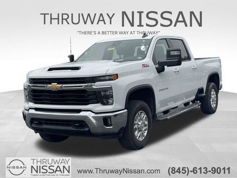 Used 2024 Chevrolet Silverado 2500 LT AWD/4WD image 1