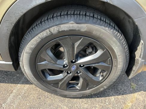 Certified 2022 Subaru Outback Touring XT AWD/4WD image 11