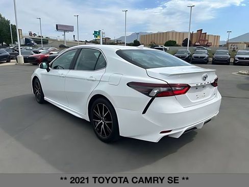 Used 2021 Toyota Camry SE FWD image 7