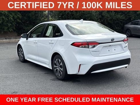 Used 2022 Toyota Corolla LE FWD image 3