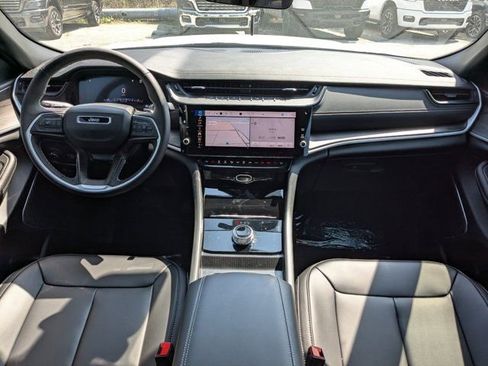 New 2026 Jeep Grand Cherokee Limited RWD image 16