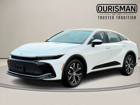 Used 2024 Toyota Crown Limited image 2