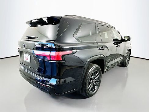 Certified 2024 Toyota Sequoia Platinum image 5