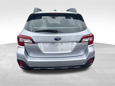 Used 2019 Subaru Outback 2.5i image 8