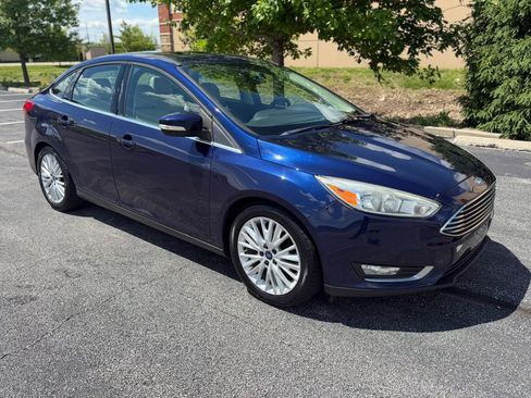 Used 2017 Ford Focus Titanium FWD image 6