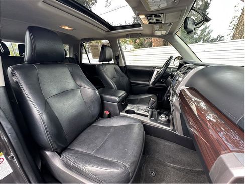Used 2015 Toyota 4Runner Limited image 4
