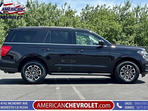 Used 2024 Ford Expedition XLT AWD/4WD image 3