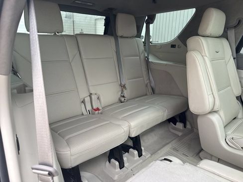 Used 2023 Cadillac Escalade Premium Luxury Platinum w/ Heavy-Duty Trailer Package AWD/4WD image 37