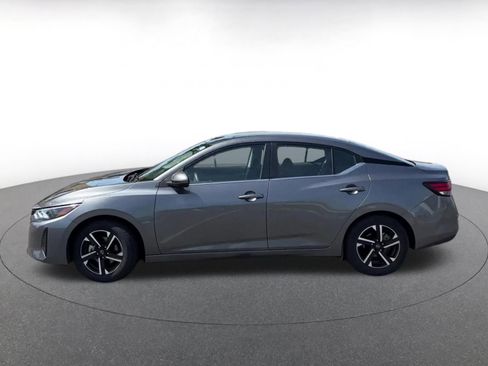 Used 2025 Nissan Sentra SV image 9