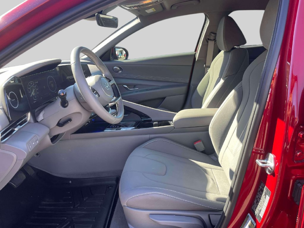 Certified 2023 Hyundai Elantra SEL w/ Convenience Package FWD image 15