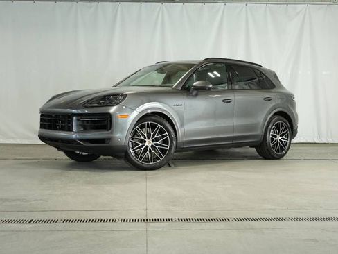 New 2025 Porsche Cayenne E-Hybrid AWD/4WD image 1