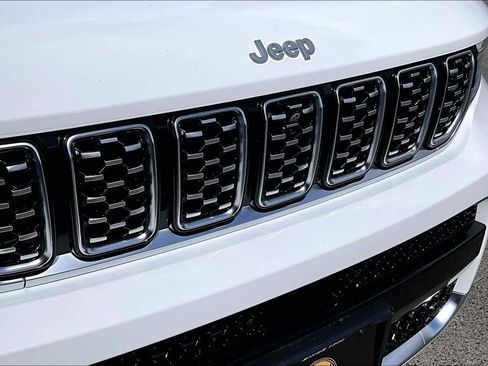 Used 2024 Jeep Grand Cherokee L Summit AWD/4WD image 33