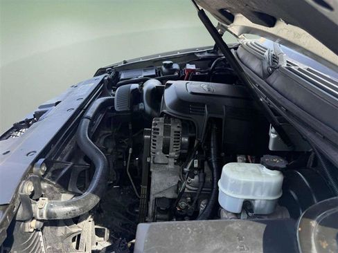 Used 2014 Chevrolet Suburban LTZ RWD image 39