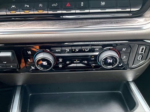 Used 2025 Chevrolet Silverado 1500 LTZ image 32