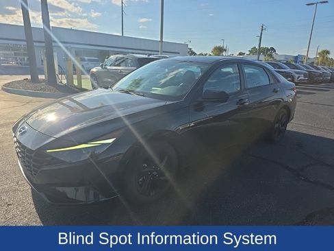 Used 2021 Hyundai Elantra SEL w/ Cargo Package FWD image 6