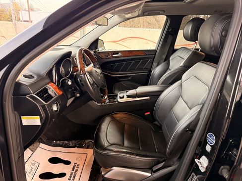 Used 2014 Mercedes-Benz GL 550 4MATIC image 15