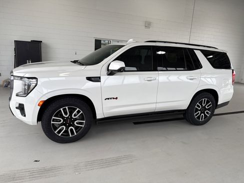 Used 2023 GMC Yukon AT4 w/ AT4 Premium Plus Package image 3