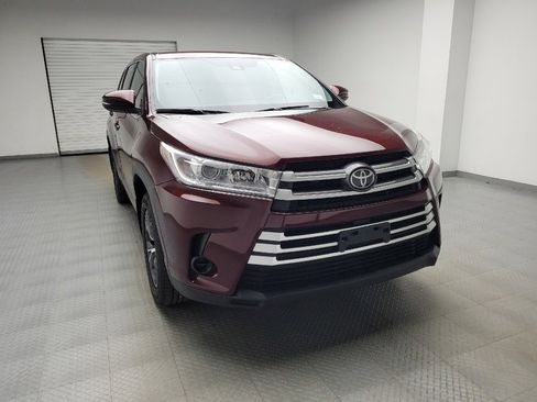 Used 2018 Toyota Highlander LE image 14