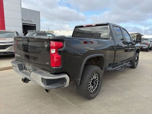 Used 2022 Chevrolet Silverado 2500 LT w/ Convenience Package image 7