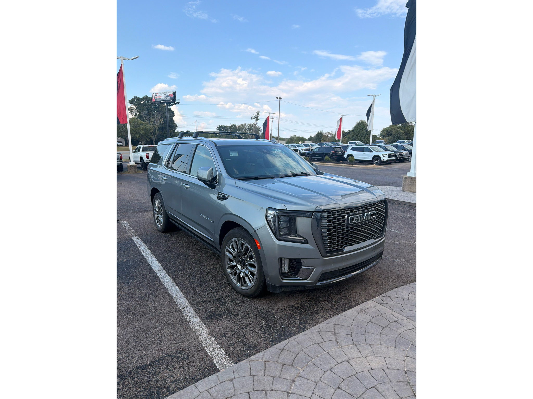 Used 2024 GMC Yukon Denali Ultimate AWD/4WD image 1