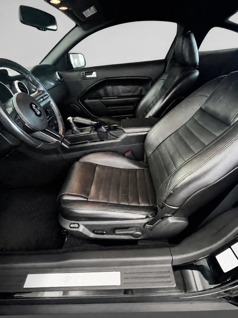 Used 2007 Ford Mustang Shelby GT500 RWD image 5