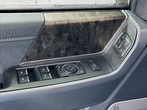 Used 2023 Ford F350 Lariat w/ Sport Appearance Package AWD/4WD image 18