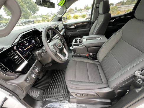 New 2026 GMC Sierra 1500 SLE w/ Preferred Package image 17