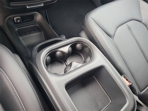 New 2026 Chrysler Pacifica Select image 24