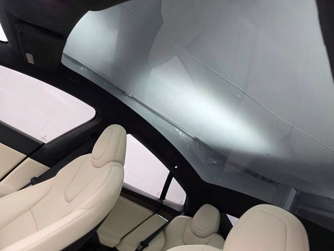 Used 2024 Tesla Model S AWD/4WD image 12