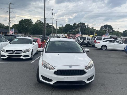 Used 2017 Ford Focus SE image 7