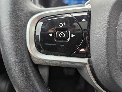 Used 2023 Volvo XC90 B6 Core w/ Protection Package Premier image 35