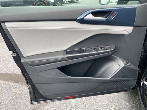 New 2024 Volkswagen Taos SE image 24