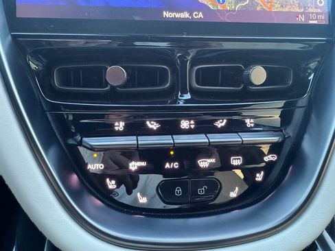 Used 2022 Aston Martin DBX AWD/4WD image 44